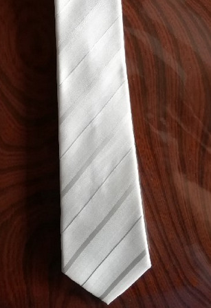 礼服用白ネクタイ 表面