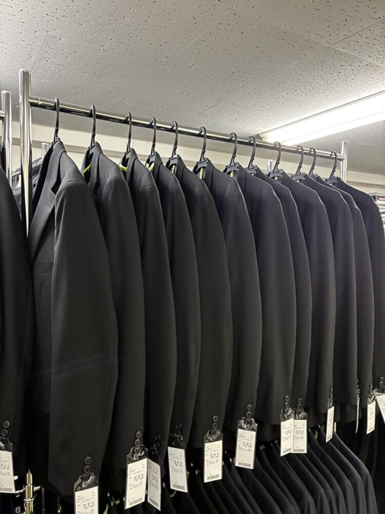 礼服・喪服レンタルの相羽 在庫保管写真
